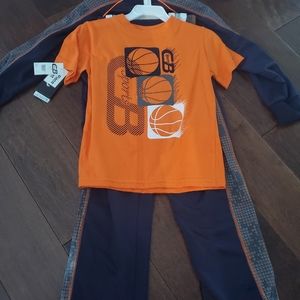 3 piece set includes zip up , athletic pants and tshirt new with tags size 4t